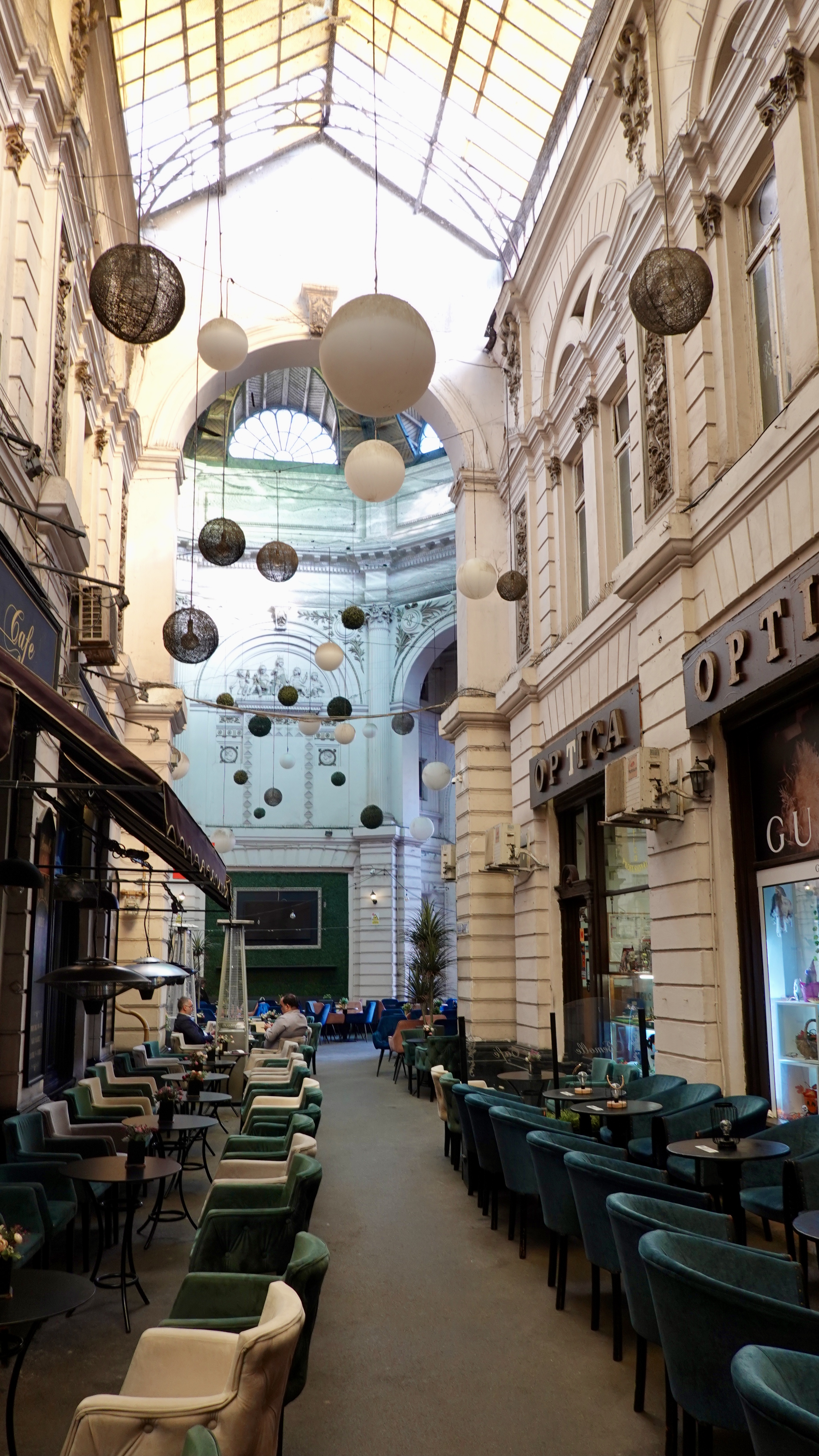 Bucharest: Macca - Vilacrosse Passage